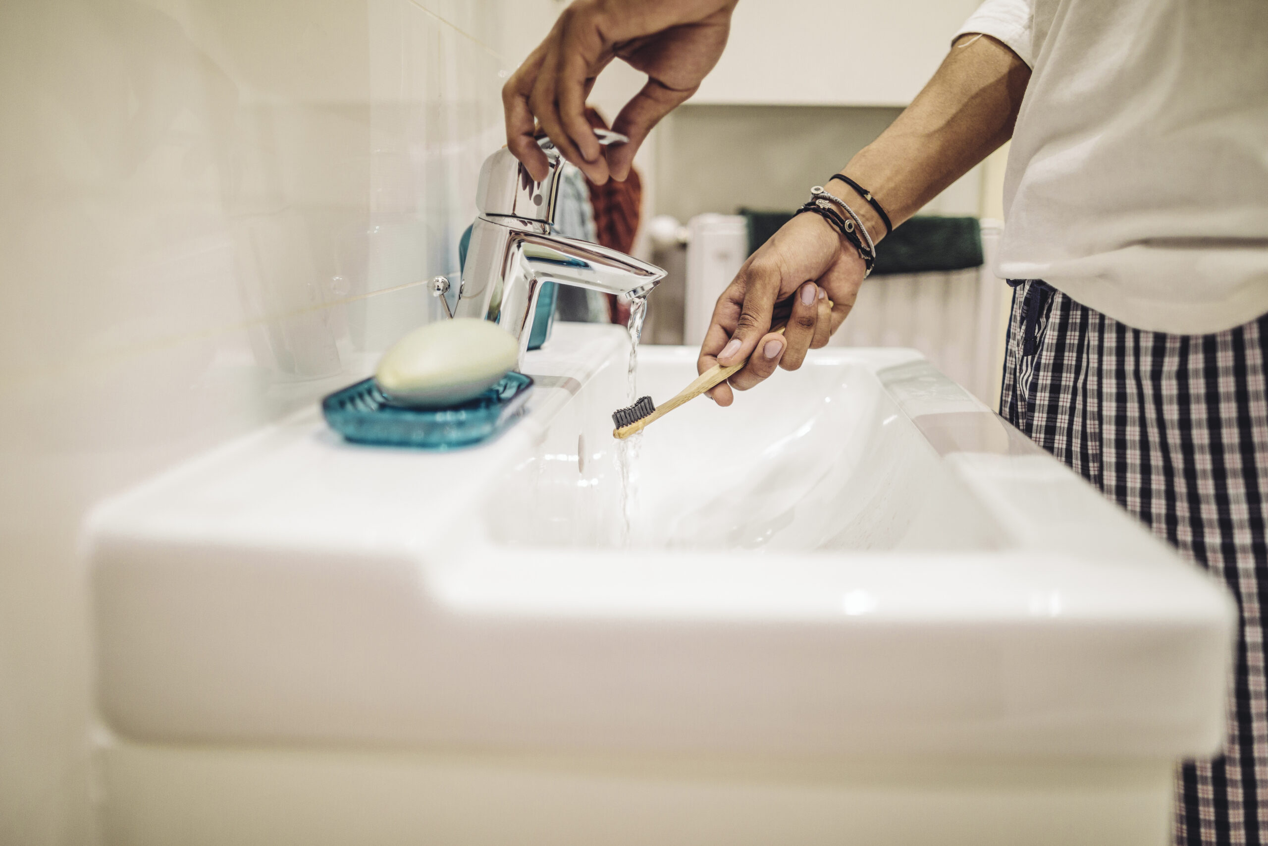 can-you-get-sick-from-toothbrush-in-toilet